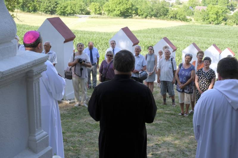 2021.06.30_Gödre felújított kálvária (80).JPG